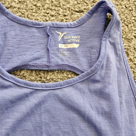 Old Navy active tank small - Picture 2 of 3